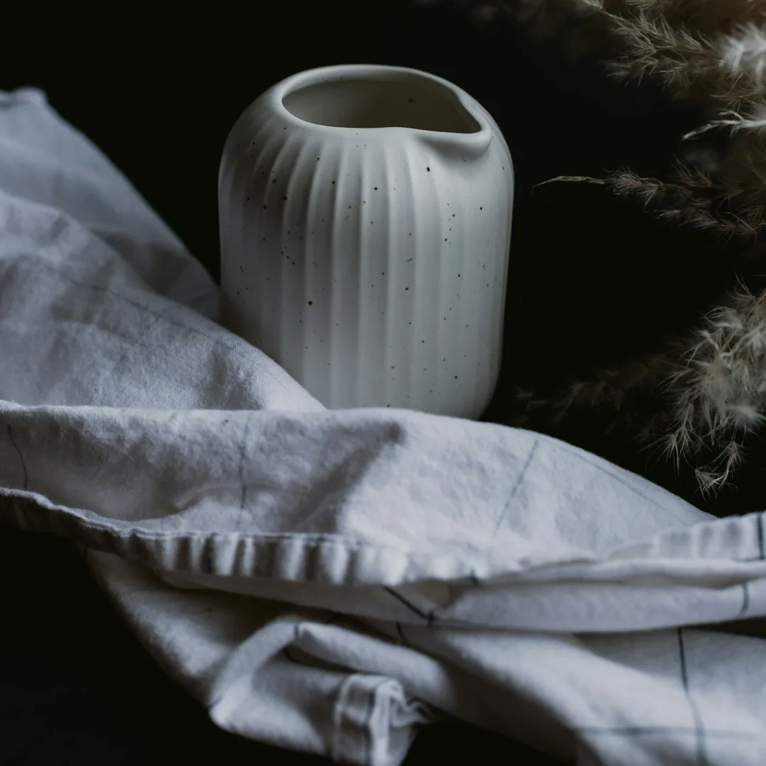 The linen-day vase